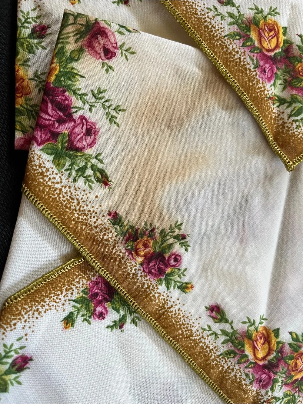 Vtg Royal Albert Old Country Roses Gold Trim Napkins Set Of 4 Unused *READ*